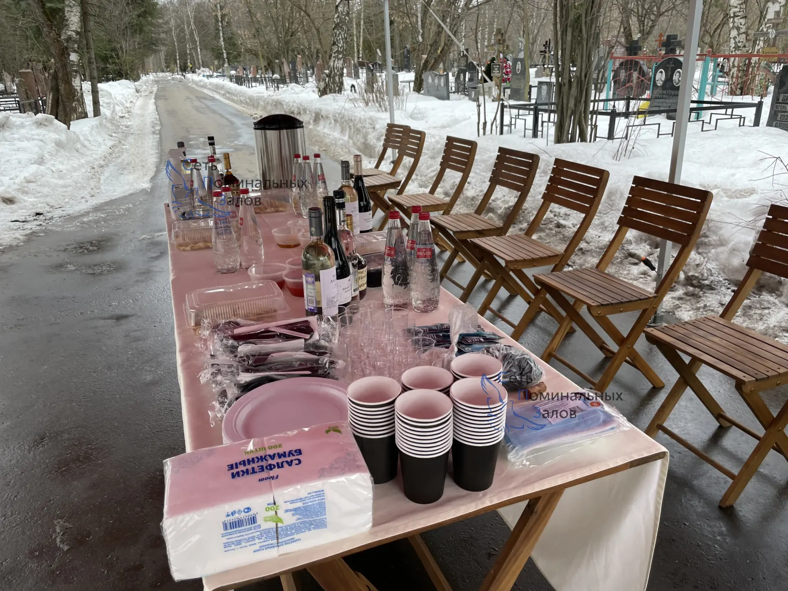 Выездной поминальный кейтеринг: площадка, сервировка и обслуживание — фото 30